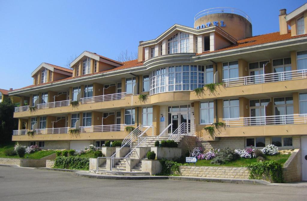Residencia Miramar San Vicente De La Barquera Exterior photo